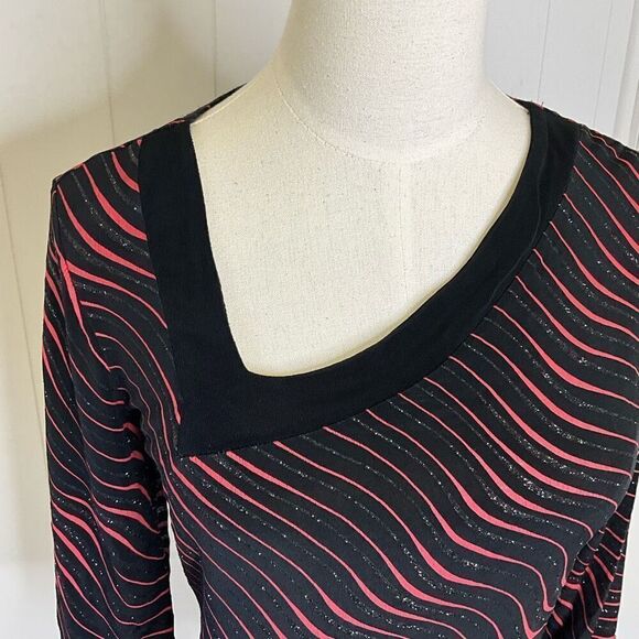 Libra Womens Small Pullover Asymmetrical Neckline Top Black Pink Wave Metallic - Picture 2 of 12